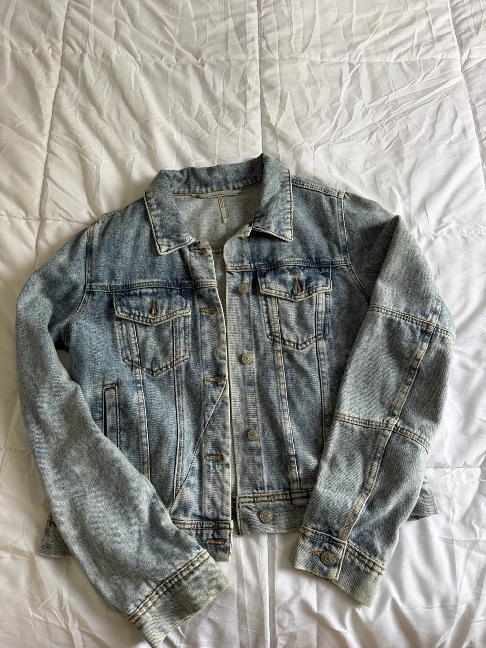 Free People Faded Light Blue Denim Trucker Jacket - Picture 2 of 4